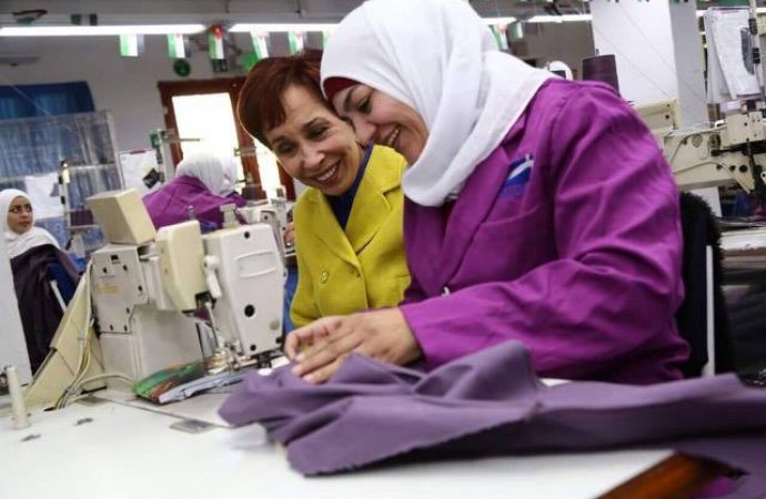صوت| دراسة: تقييد عمل المرأة ليلا يتناقض مع المعايير الدولية